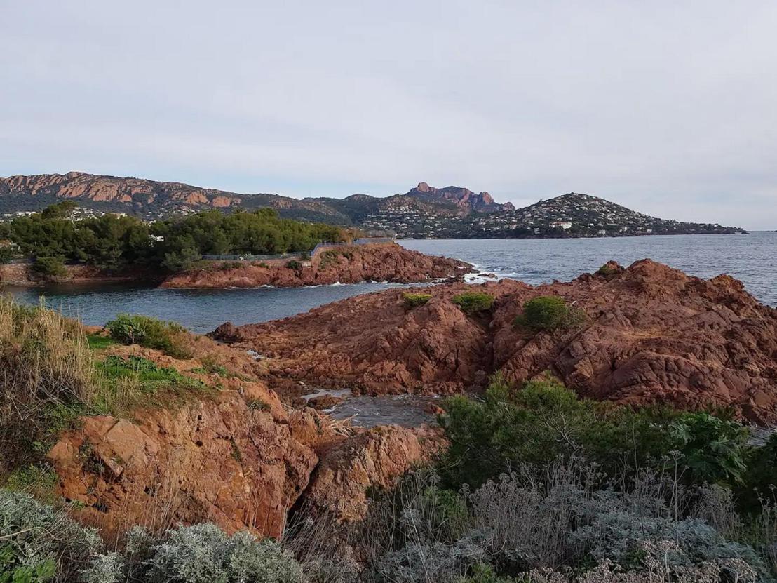 Appartements Modernes Vue Mer A Cap Esterel Saint-Raphaël Buitenkant foto